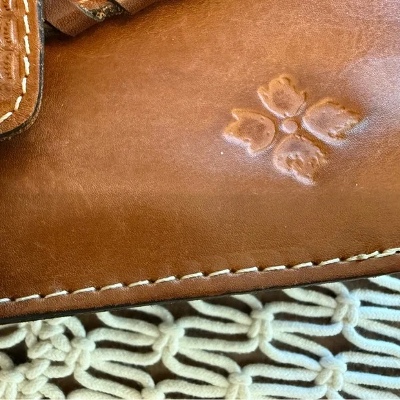 Patricia Nash retired crossbody/wristlet combo brown. Many compartments - Picture 3 of 8